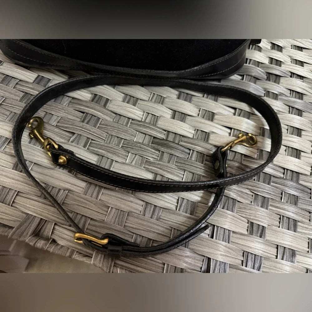 Dooney & Bourke Vintage Black Leather Satchel - Picture 13 of 16